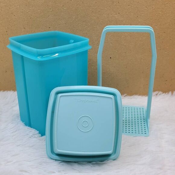 Tupperware Turquoise Pick-A-Deli Container - Picture 3 of 5